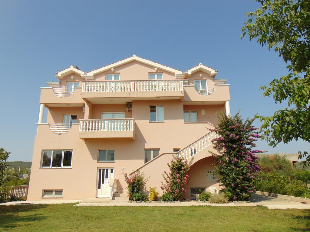 Bed and Breakfast Pansion Kardum Bibinje Exterior foto