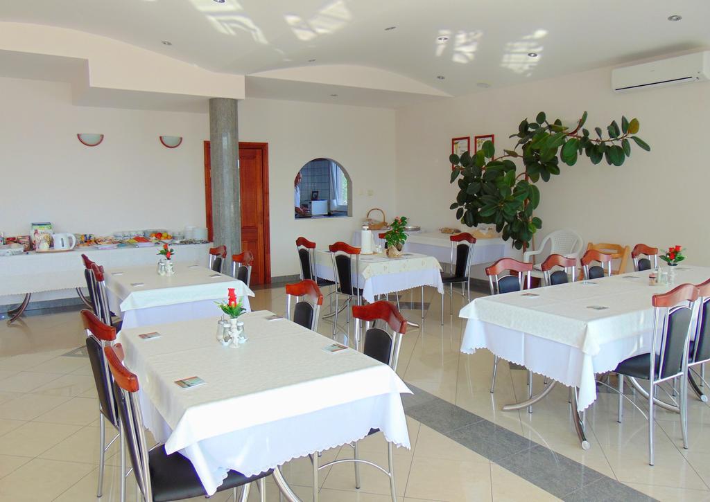 Bed and Breakfast Pansion Kardum Bibinje Exterior foto